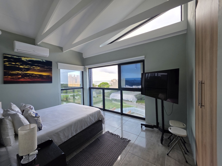 4 Bedroom Property for Sale in Paradise Beach Eastern Cape